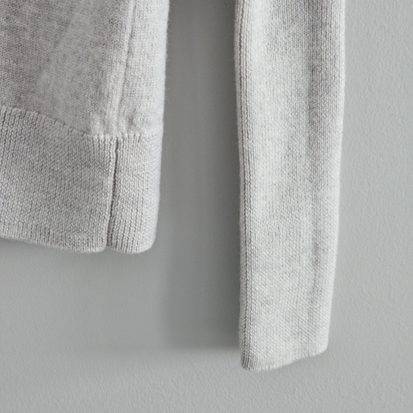Aritzia Wilfred Cyprie 100% Merino Wool Cardigan Gray Small Quiet Luxury - Picture 6 of 10